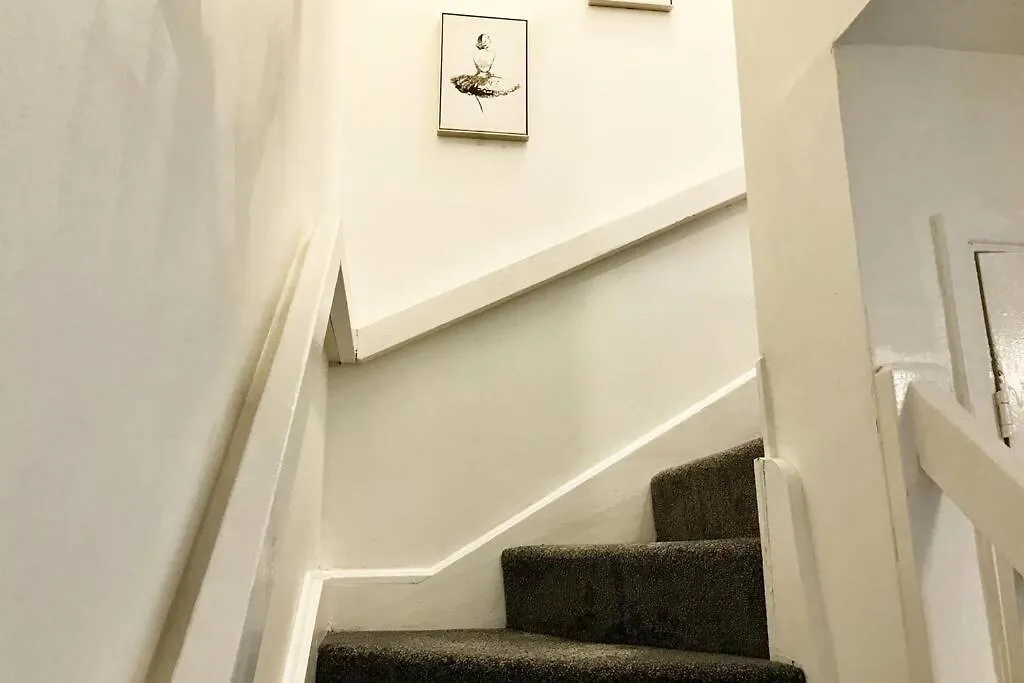 Spacious & Luxurious 1 Bed House In Thamesmead Apartment Thamesmead