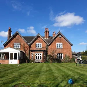 https://church-farm-accomodation.hotelsin-nottingham.com