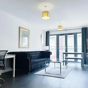 https://comfort-seaside-two-bedroom-apt.cardiffhotelswales.com