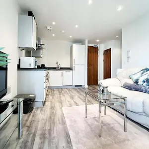https://seaview-boutique-one-bedroom-apt.cardiffhotelswales.com